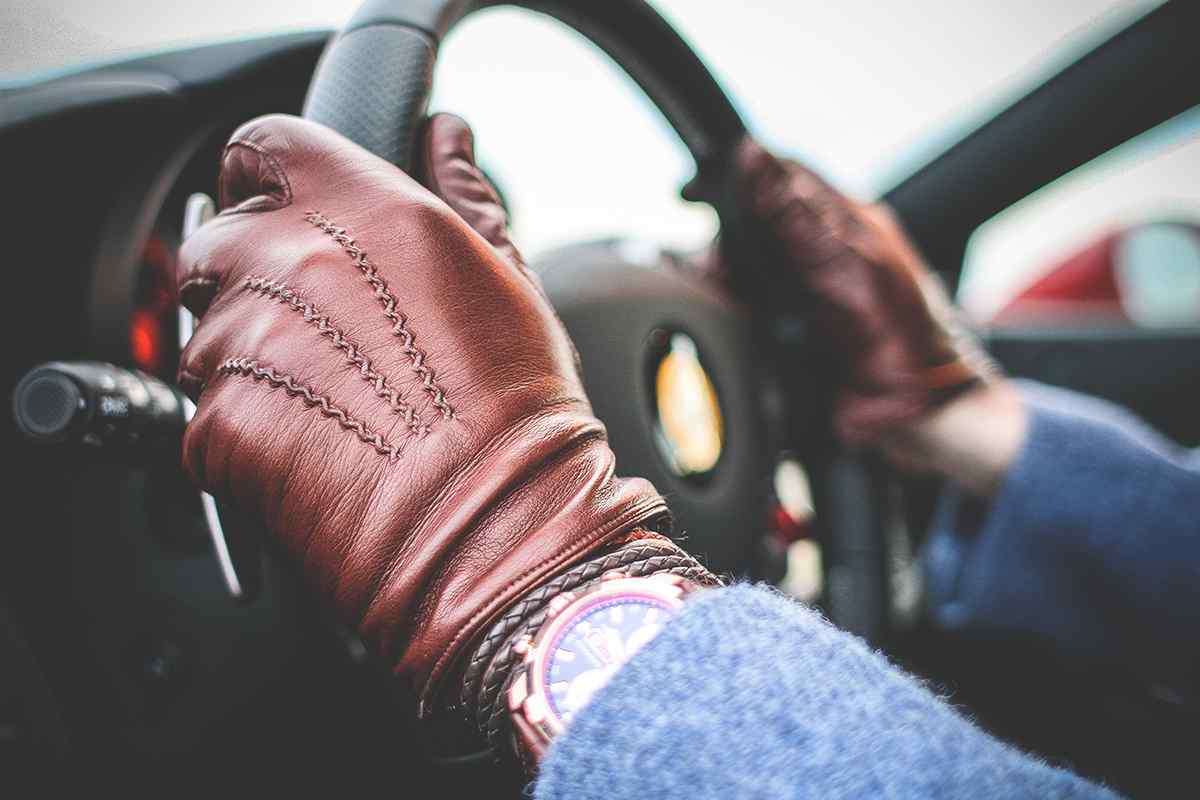 https://cms.cybacorstore.com/wp-content/uploads/2017/05/gloves-highlight.jpg